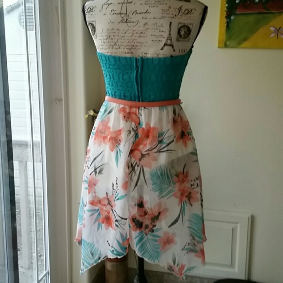 City triangles size 3 dress - Picture 2 of 3